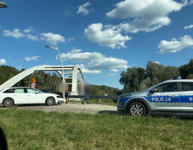 Kolizja na skrzyżowaniu Piłsudskiego z DK28. Występują utrudnienia.