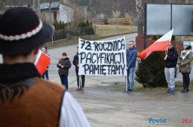 Sidzińska lekcja historii pod kapliczką