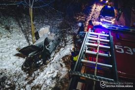 Bystra Podhalańska: Samochód wjechał do przydrożnego rowu