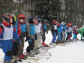 BYSTRA-SIDZINA: Uczą się jeździć na nartach w ramach projektu „Jeżdżę z głową”