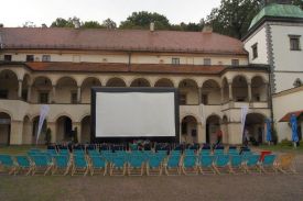 Suchą Beskidzką odwiedziło &quot;Małopolskie Kino Letnie&quot; - foto