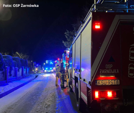 Alarm nocny w Kojszówce. Interwencja licznych zastępów Straży Pożarnej. 