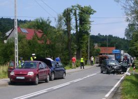 BUDZÓW: W wyniku zderzenia samochodów ranne zostały dwie osoby