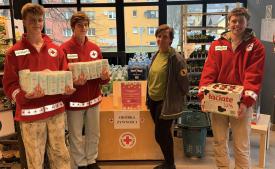 Zbiórka żywności PCK w Suchej Beskidzkiej. Wystarczy jeden produkt, by pomóc.