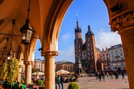 Kurs zawodowy w Krakowie – dlaczego warto się przebranżowić?