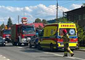 Kolizja na ul. Makowskiej w Suchej Beskidzkiej. Utrudnienia na DK28!