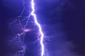 Uwaga! Ostrzeżenie drugiego stopnia przed burzami dla powiatu suskiego!