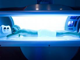 Jak bezpiecznie korzystać z solarium? Kompletny przewodnik dla początkujących.