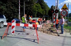 Sucha Beskidzka: Trwają prace w obrębie przejazdu kolejowego na ulicy Zamkowej