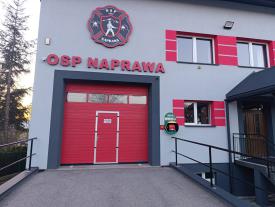 Kolejny defibrylator AED w gminie Jordanów. Tym razem w Naprawie.