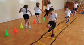 Dodatkowe zajęcia sportowe z elementami gimnastyki korekcyjno-kompensacyjnej dla uczniów z Gminy Zembrzyce