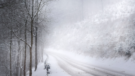 Zawieje i zamiecie śnieżne w regionie. IMGW wydał ostrzeżenie pierwszego stopnia.