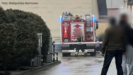 Alarm przeciwpożarowy w jordanowskim budynku handlowym. Na szczęście fałszywy.