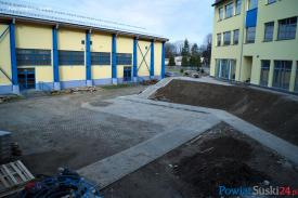 ZAWOJA: W szkole trwają prace końcowe. Prezentujemy aktualne zdjęcia z placu budowy