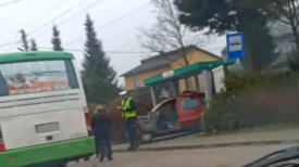 Białka: Zderzenie osobówki z autobusem