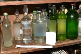 Sucha Beskidzka:  Nielegalna produkcja alkoholu i kradzież prądu 