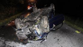 Łętownia: Trzy osoby ranne po dachowaniu auta