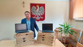Gmina Budzów kupiła laptopy dla dzieci w ramach projektu „Zdalna Szkoła”