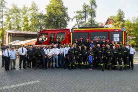 OSP Maków Podhalański oraz OSP Zembrzyce z nowymi samochodami. 