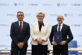 Podpisano umowę. Zawoja otrzyma 600 tys. zł na inwestycję zwiększającą bezpieczeństwo.