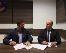 Nowe chodniki w pięciu miejscowościach gminy Jordanów. Podpisano umowy na dokumentację.