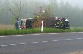 Budzów: Ciężarówka wjechała do rowu