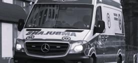 Ciało 64-latka znalezione przy potoku w sąsiednim powiecie. Na miejscu pracował prokurator.