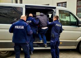 Areszt tymczasowy dla 26-latka, który zaatakował nożem 72-latkę.