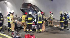 Ćwiczenia strażaków i służb ratowniczych w tunelu na nowym odcinku Zakopianki
