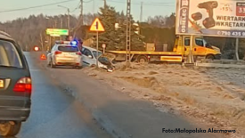 Zdarzenie drogowe w Jordanowie. Jedna osoba trafiła do szpitala.