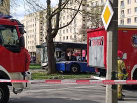 Wypadek autobusu miejskiego w Krakowie.